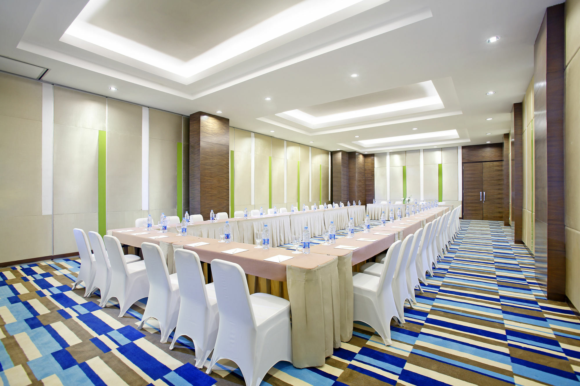 Hotel Santika Cikarang Exterior photo