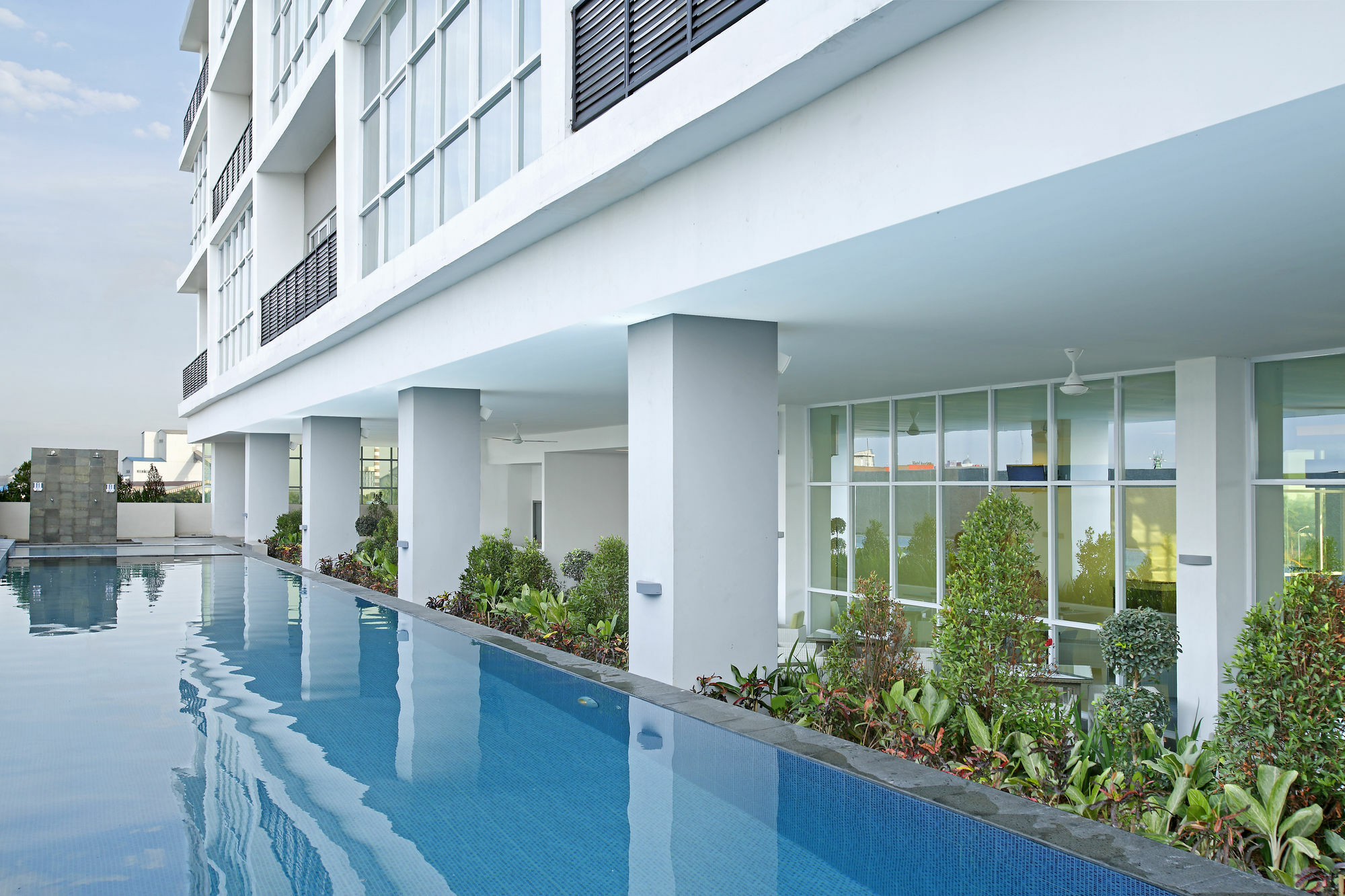 Hotel Santika Cikarang Exterior photo